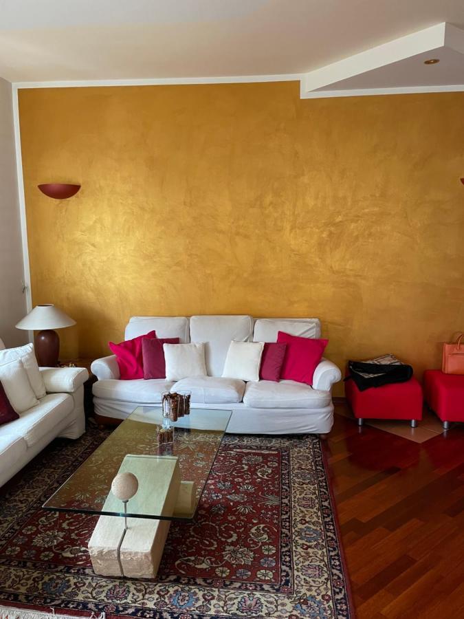 Zen Apartment Located In Turin Pre Hill Bagian luar foto